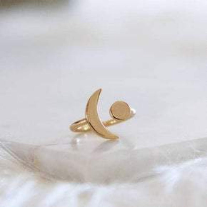 mesablue One Size / One Color Gold Moon, Crescent Ring